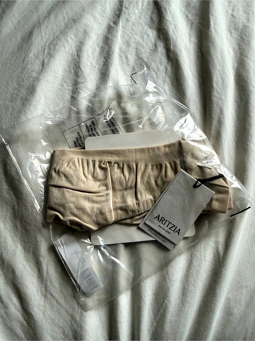 Aritzia Short Beige Size XS NWT